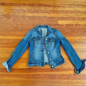 Fitting cute Jean jacket